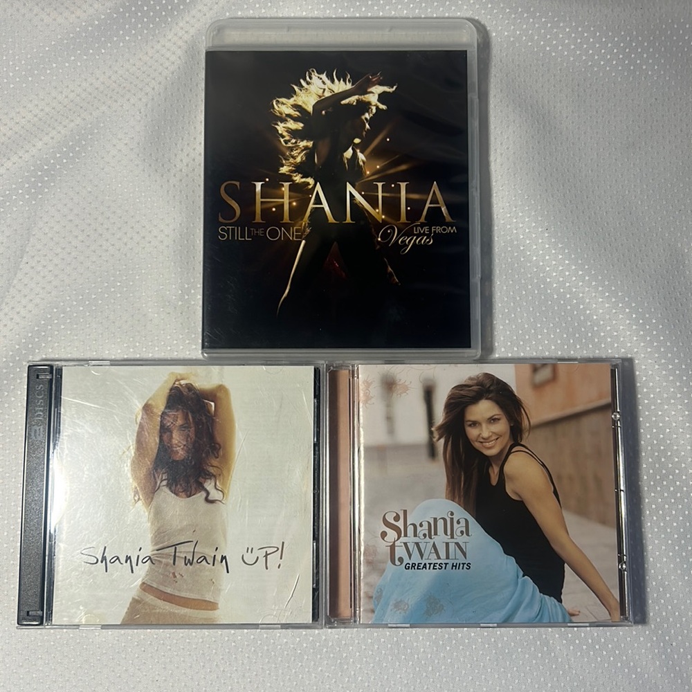 Shania Twain CD & DVD Bundle UP -  Greatest Hits - Still The One Live From Vegas